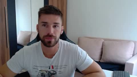 darius_94 online show from October 30, 11:44 am