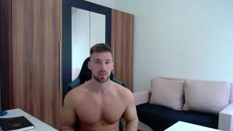 darius_94 online show from February 16, 9:51 am