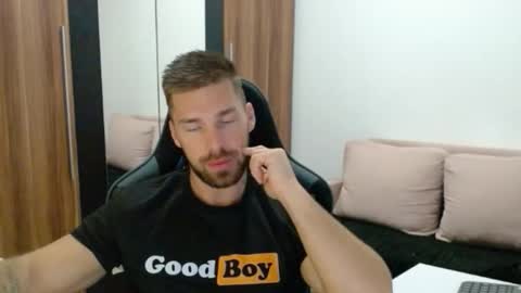 darius_94 online show from November 21, 6:34 am