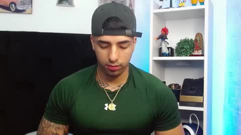 Darius Phoenix  online show from January 25, 6:34 am