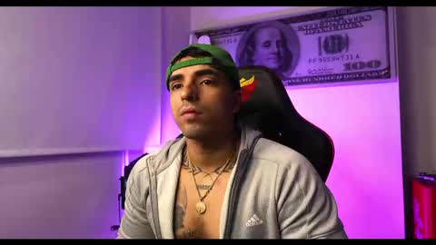 Darius Phoenix  online show from February 14, 4:37 am