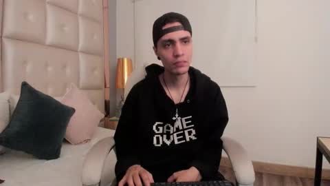 dark_sun333 online show from January 10, 2:28 am