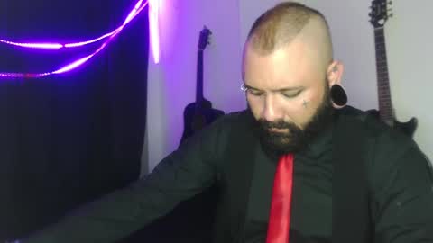 darkclothes online show from January 1, 6:26 am