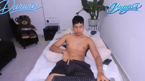 darwinandbrayan online show from February 11, 10:04 pm