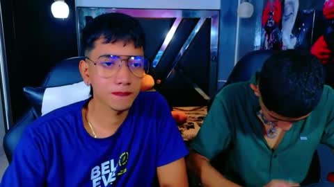 darwinandbrayan online show from November 21, 9:14 pm