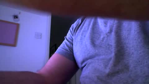 davesu12345 online show from February 10, 8:20 am