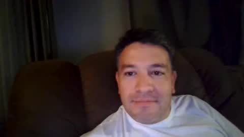 Snapshot of david334422 chatting on October 18, 2:27 am david334422 online show from October 18, 2:27 am