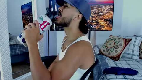 Hey im David that loves to explore and speak their fantasies. Very open talktative and nice. Feel free to chat with me online show from March 10, 2:17 am