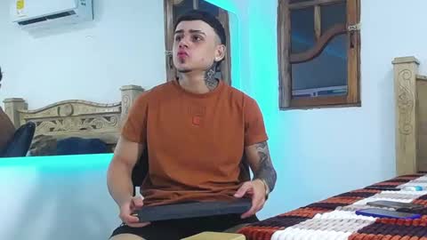 luis online show from November 11, 5:34 am