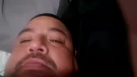 Snapshot of davidzhere222800 chatting on February 5, 8:00 am davidzhere222800 online show from February 5, 8:00 am