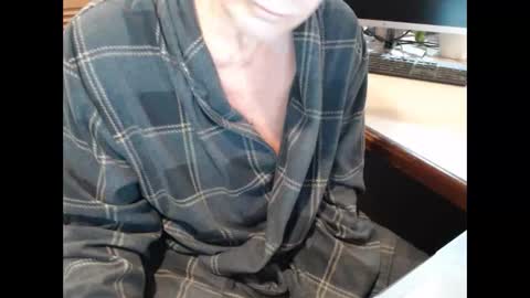 Den  Jet online show from January 27, 10:38 am