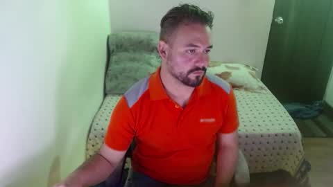 Dereck Mills3 online show from March 21, 1:09 am