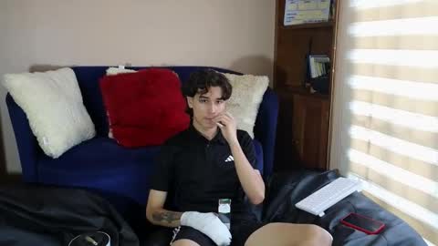 Derek online show from January 14, 9:29 pm