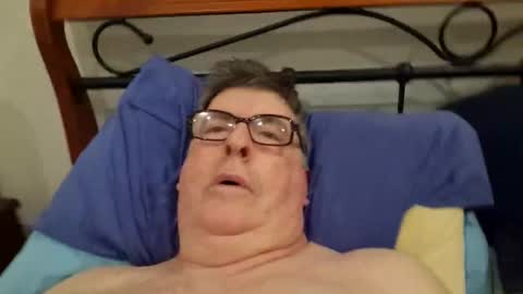 Desmon1958 online show from February 28, 9:03 pm