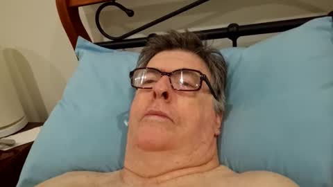 Desmon1958 online show from April 11, 8:34 pm