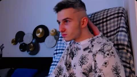 devin_ho online show from January 11, 12:59 am