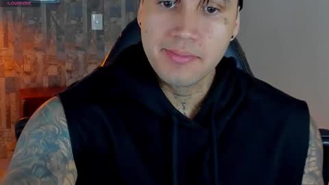 JULIAN online show from March 3, 11:00 pm