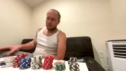 deznuts130 online show from December 18, 5:04 am