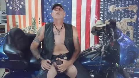 Yeti online show from April 25, 8:50 pm