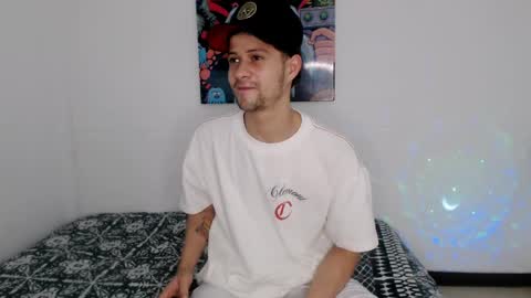 dick_boy_18 online show from April 29, 4:55 pm