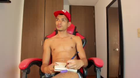 Diego lat online show from April 8, 11:24 pm