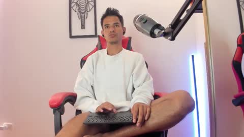 Diego lat online show from September 29, 11:33 pm