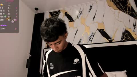 dikey_18 online show from February 15, 8:34 pm