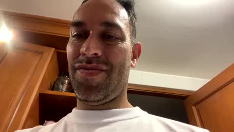 Snapshot of dilfofthenextdoor42 chatting on October 29, 2:03 am dilfofthenextdoor42 online show from October 29, 2:03 am