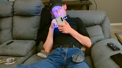 Dilldough405 online show from December 7, 3:25 am