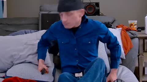 Dilldough405 online show from January 27, 8:18 am