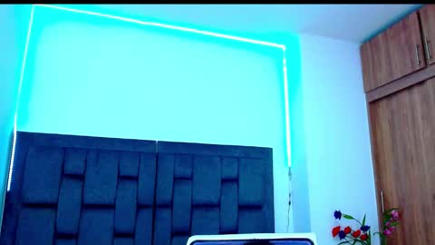 dirty model online show from September 28, 8:34 am