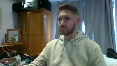 Snapshot of dirtylondon729 chatting on October 3, 10:31 am Exhibitionist Ben online show from October 3, 10:31 am