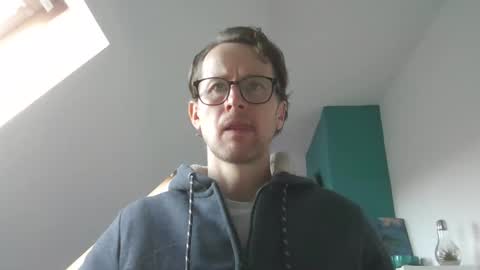 Snapshot of discovery_99 chatting on December 3, 9:53 am discovery_99 online show from December 3, 9:53 am