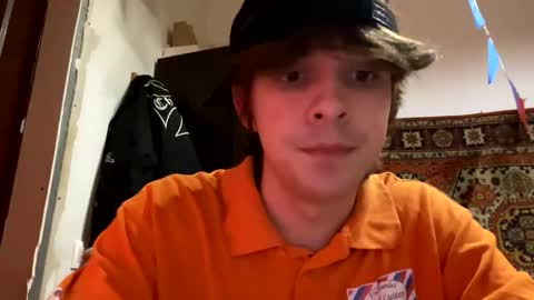 Snapshot of diskii07 chatting on October 14, 2:51 am diskii07 online show from October 14, 2:51 am