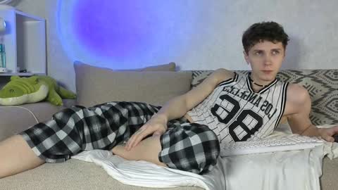 Alex online show from December 21, 1:32 pm