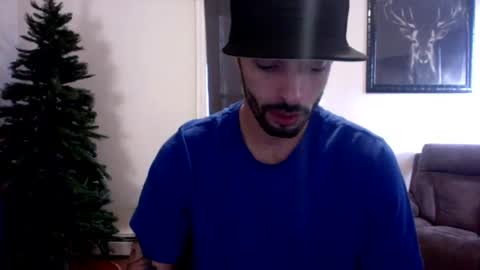 Snapshot of doingmek9 chatting on December 15, 7:42 pm doingmek9 online show from December 15, 7:42 pm