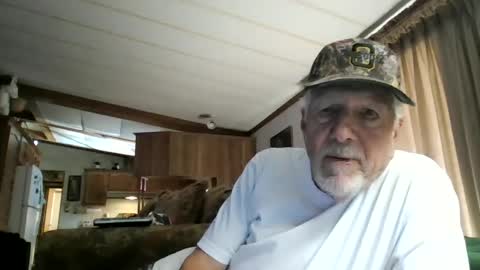 Snapshot of doingmyself69 chatting on September 17, 12:33 am doingmyself69 online show from September 17, 12:33 am