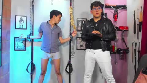 Snapshot of dom2travelers_sm chatting on March 9, 11:03 pm Diego Castell online show from March 9, 11:03 pm