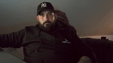 donchriiis online show from December 1, 5:27 pm