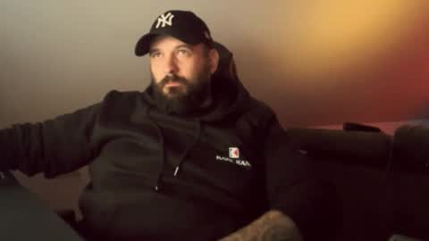 donchriiis online show from December 3, 7:53 pm