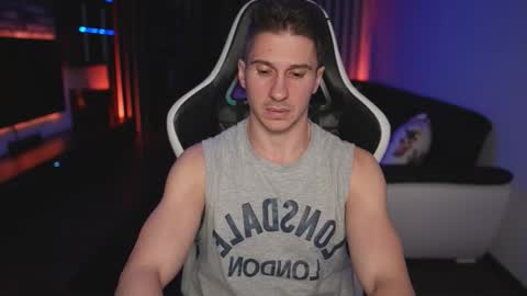 Dorian Reyes online show from November 22, 2:00 am