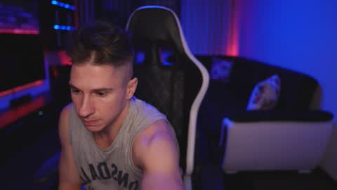 Dorian Reyes online show from November 26, 2:14 am