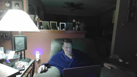 Snapshot of doubletrouble59 chatting on October 20, 4:38 am Double Trouble online show from October 20, 4:38 am