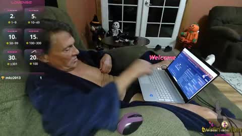 Snapshot of doubletrouble59 chatting on October 23, 4:38 am Double Trouble online show from October 23, 4:38 am
