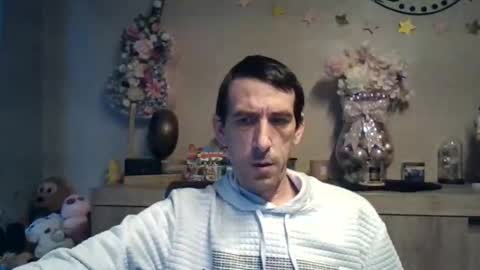 dreamguy38 online show from December 2, 7:55 am