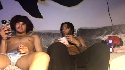 2xTheTrouble online show from March 28, 9:15 pm