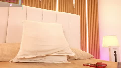 Dulcey online show from April 9, 6:19 am