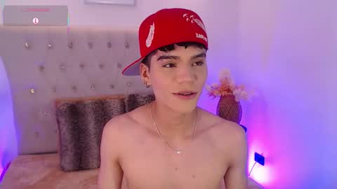 Dulcey online show from November 22, 4:45 am