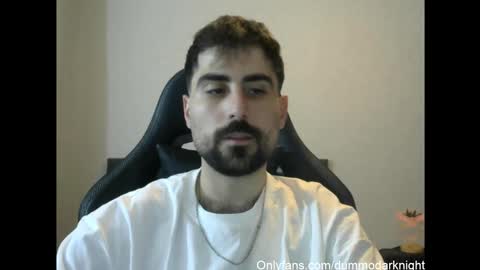 Snapshot of dummodarknight chatting on October 5, 10:14 pm The Dark Knight online show from October 5, 10:14 pm