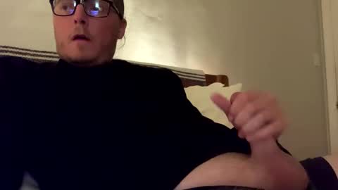 Snapshot of dustborn chatting on December 12, 6:36 am DUSTBORN online show from December 12, 6:36 am